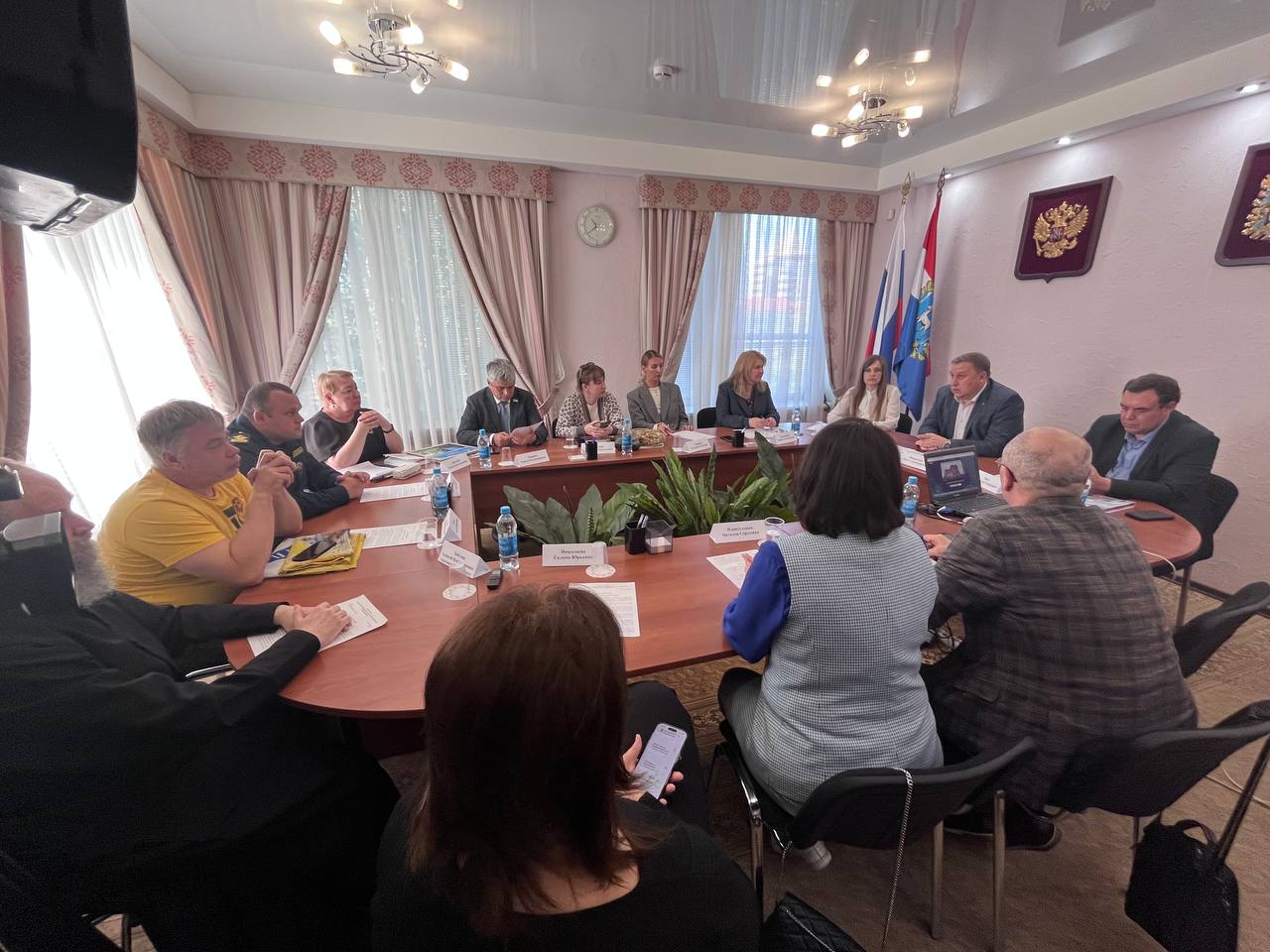 В Общественной палате Самарской области проходит круглый стол «День Волги. Общественные проекты» Участниками выступят представители СПЧ при Президенте РФ, Федерации профсоюзов Самарской области, Росрыболовства, профильные СО НКО региона. Мероприятие стало площадкой для обсуждения ключевых культурных и туристических инициатив, направленных на сохранение и развитие Волги как одного из главных брендов России. ГТРК «Самара»