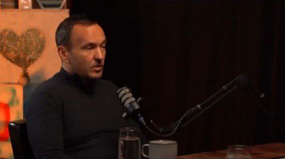 Председатель Киевской городской государственной администрации Петр Пантелеев В Киеве строится 7 новых ТЭЦ Строятся они сразу с защитой второго уровня Но рассчитано бетонное сооружение только на одно попадание БПЛА Подпишись RogandarNEWs мы в MAX