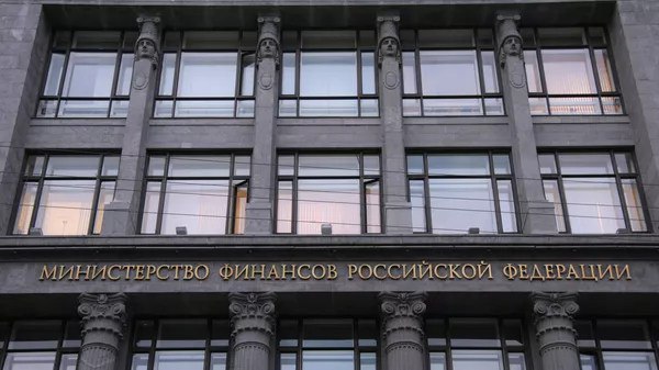 Минфин России хотел бы предложить в 2026 году более длинные облигации федерального займа ОФЗ в юанях если позволит рынок с погашением через пять и десять лет заявил директор департамента государственного долга и государственных финансовых активов министерства Денис Мамонов