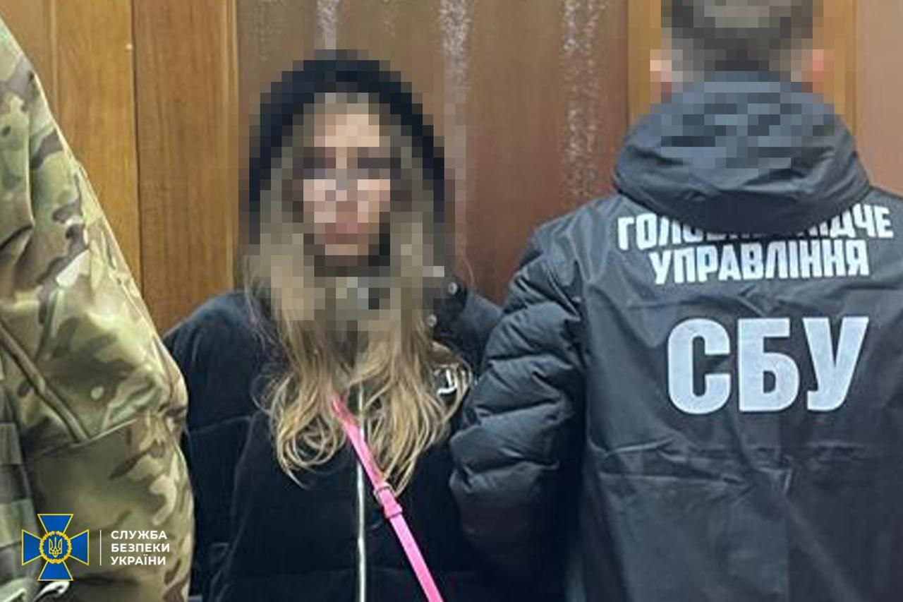 Киев продолжает раскручивать Малюка  Глава СБУ Малюк, отличившийся «гениальной операцией Паутина», дал просто невероятное интервью, в котором рассказал про кучу покушений, которые СБУ якобы предотвратило.  Например, было предотвращено покушение на Зеленского – его «планировал убить» какой-то польский пенсионер в аэропорту Жешува. Дедушка «военный пенсионер, поляк, которого вербовали десятки лет назад, и он свято верил в советскую идею и вынашивал намерение сквозь годы.» Удивительно. Более того, только что «спасли от российских убийц» Гордона. Стерненко, а тут еще и брата главы ОП Дениса Ермака – его должен был взорвать некий «харьковский инженер».  А еще оказывается, в 2023 году СБУ предотвратило подрыв собственного здания в Киеве – виновата, конечно, тоже Россия, но почему не было ударить по зданию ракетами, он не говорит.  Наверное, не стоит даже отдельно пояснять, что такое интервью могло быть дано только с согласия ОП. А значит, Малюка всерьез раскручивают перед новым назначением: вполне вероятно, что слухи подтвердятся, и он станет-таки новым министром обороны взамен Умерова.  Ведь Умеров уже наворовался – теперь пора спокойно посидеть и воспользоваться плодами «тяжелых трудов». А хлебное место уступить новому человеку.