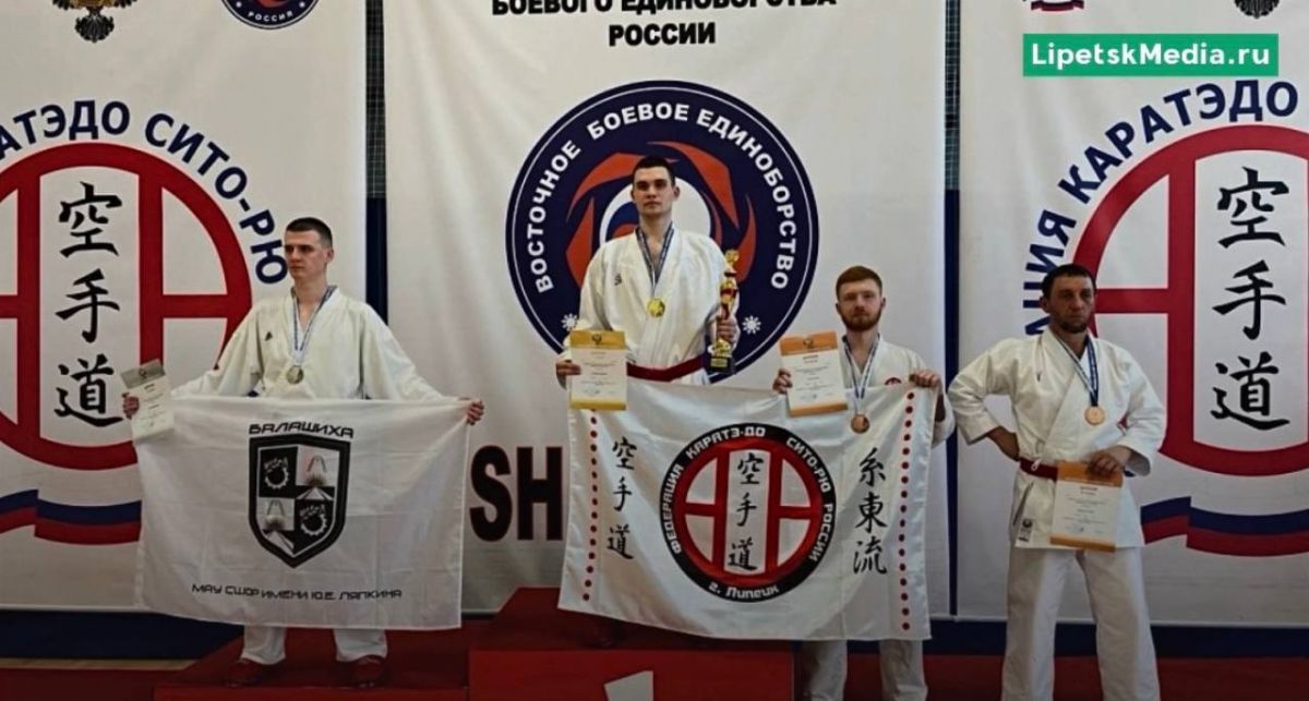 Три спортсмена по восточному единоборству и паралимпиец из Липецкой области получили звания мастеров спорта России   newslipetsk ru fn 1780823 html Министерство спорта Российской Федерации в канун Нового года издало приказ о присвоении почетных спортивных званий Согласно документу в числе удостоенных звания мастер спорта России значатся представители Липецкой области В дисциплине восточное боевое единоборство звание присвоено Коборженкову Радмиру Александровичу Коробову Даниилу Игоревичу и Окунцовой Анне Алексеевне   Прислать новость Подписаться