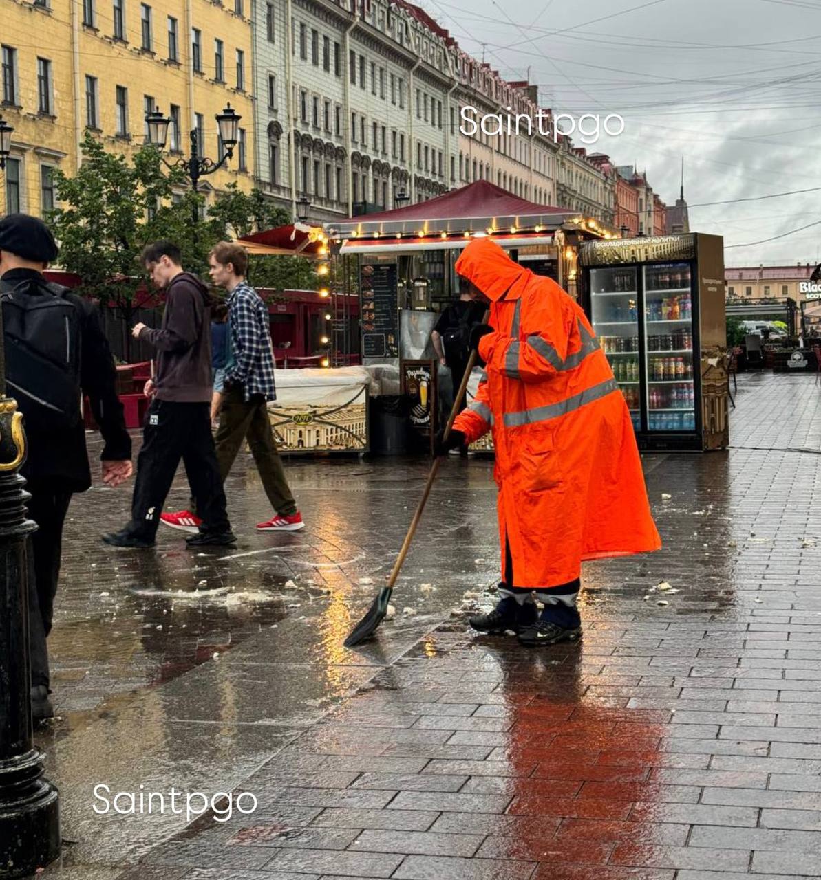 Прошедшая суббота в Петербурге стала рекордно дождливой этим летом выпало 25 3 мм осадков Всего с начала августа город получил уже 105 мм дождя это 122 от нормы и седьмое место среди самых мокрых августов XXI века рассказал синоптик Михаил Леус Подписаться на канал жми тут Прислать новость спб питер петербург