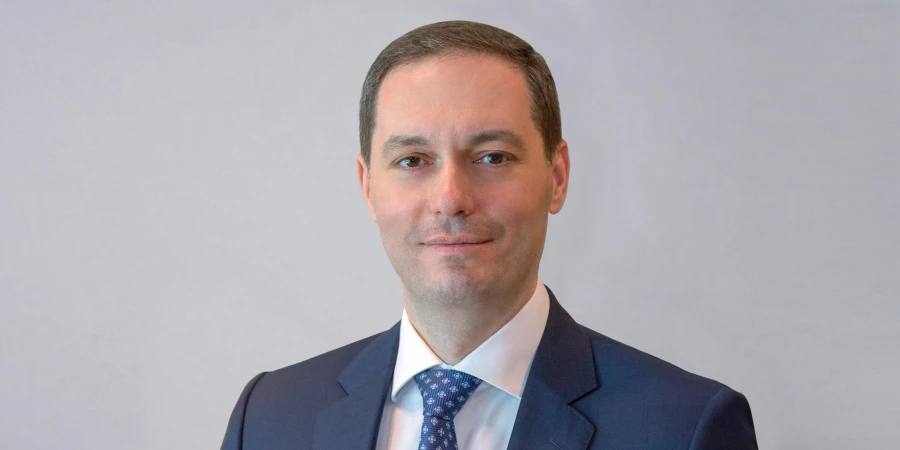 К команде ВЭБа присоединился Мурат Керефов Он займет должность зампреда ВЭБа, будет курировать вопросы сопровождения проектов в рамках соглашений о защите и поощрении капиталовложений и специальных инвестиционных контрактов. С 28 февраля 2022 года работал заместителем Министра экономического развития Российской Федерации. Мурат Керефов родился 21 июня 1978 года в г. Нальчике, Кабардино-Балкарская Республика. Окончил Кабардино-Балкарский государственный университет им. Х.М.Бербекова по специальностям «Экономика» и «Юриспруденция». #Команда_ВЭБа