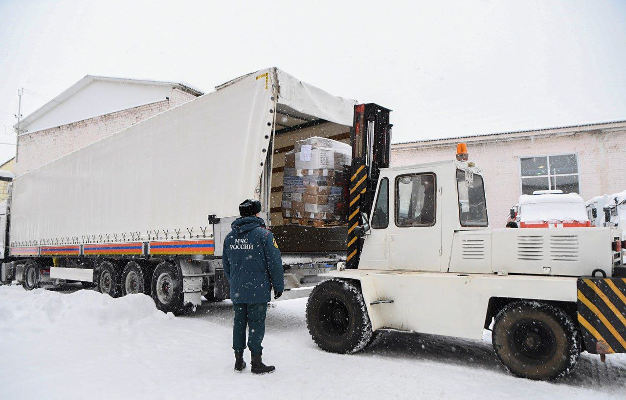 В преддверии Нового года из Тверской области направлены новогодние подарки детям Бердянска и очередной гуманитарный груз для участников специальной военной операции.  Тверь.Происшествия Подписаться    :