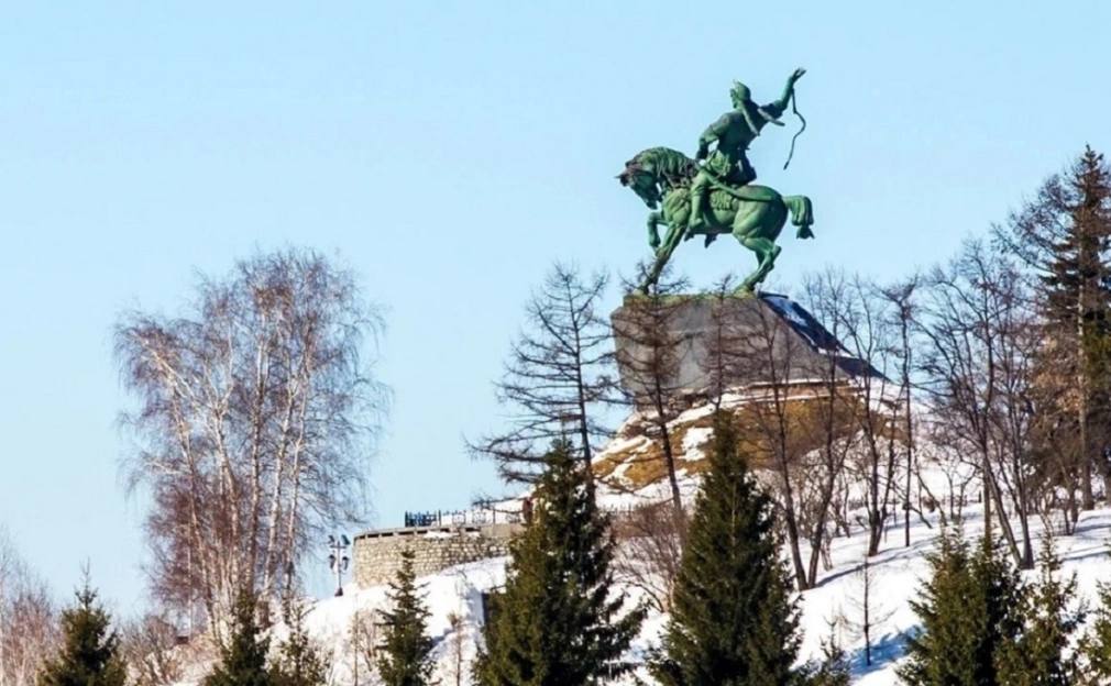 Башкирия впервые вошла в топ-10 итогового рейтинга регионов страны  Башкирия заняла десятое место в итоговом рейтинге регионов страны, составленном на основе нескольких рейтингов, выпущенных в 2024 году. В рейтинге 2023 года республика занимала в нем 11-е место, еще годом ранее была на 13-й строчке.  Итоговый рейтинг рассчитывается путем агрегирования баллов регионов в рейтингах по качеству жизни, социально-экономическому положению, по рынку труда, материальному благополучию населения, научно-технологическому развитию и приверженности населения здоровому образу жизни.  Рейтинговый балл Башкирии по итогам года составил 63,64, увеличившись за год с 59,88 балла.    РБК-УФА