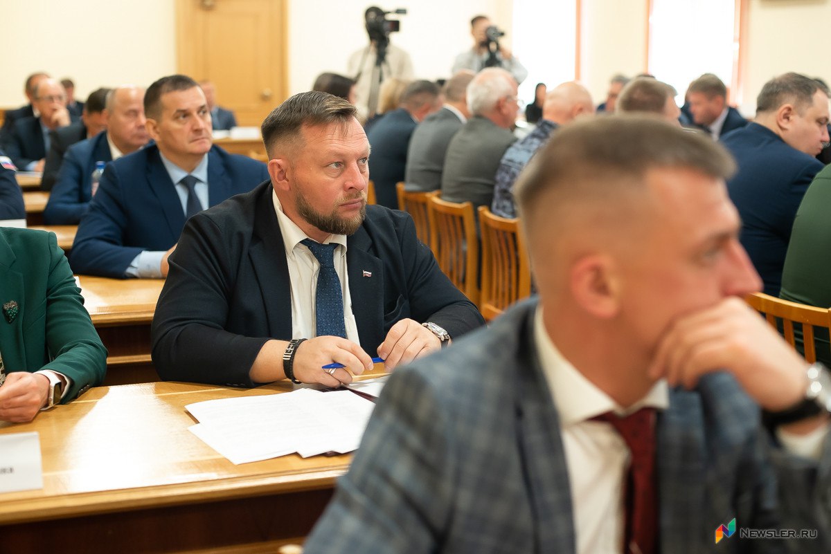 Симакову придется ответить за отсутствие фонарей воды и тротуаров www newsler ru society 2025 09 08 simakovu pridetsya otvetit za otsutstvie fonarej vody i trotuarov Губернатор велел главе администрации Кирова отчитаться по жалобам горожан