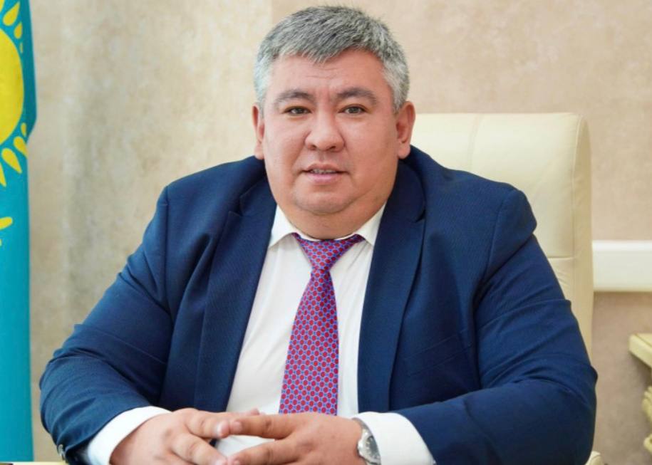 В сентябре этого года в ВКО рухнул Шнайдарский мост Причем что на его ремонт потратили 600 миллионов тенге В акимате обещали разобраться во всем По итогу уволили главу пассажирского транспорта и автодорог Данияра Уахитова На эту должность кстати его назначили за пару месяцев до обрушения По итогам мероприятий выявлены противоправные действия Уахитова Окончательную правовую оценку дадут уполномоченные структуры сказали в акимате Скачивайте наше удобное приложение к себе на телефон