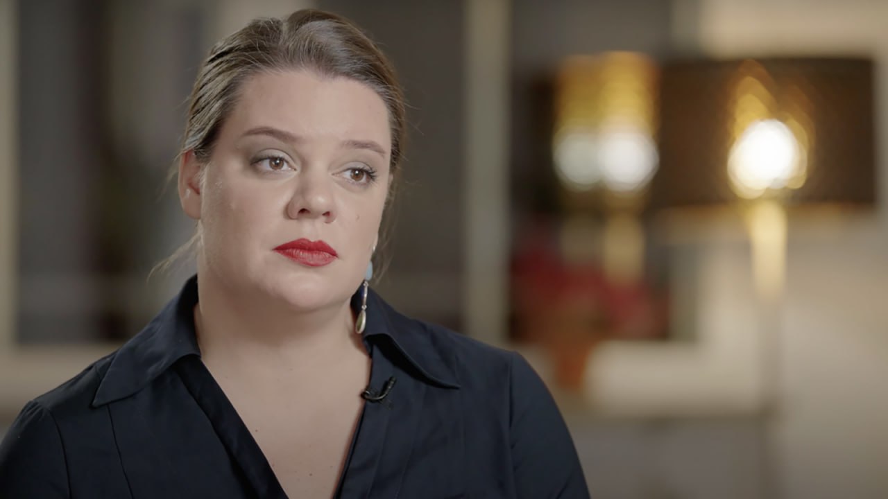 В России объявили в розыск поэтессу Веру Полозкову Информация появилась в базе МВД По какой уголовной статье ведётся розыск не уточняется В правоохранительных органах сообщили ТАСС что речь может идти о действиях поэтессы по оправданию терроризма Вера Полозкова внесена Росфинмониторингом в список террористов и экстремистов Подписаться на Говорит Москва Telegram VK MAX