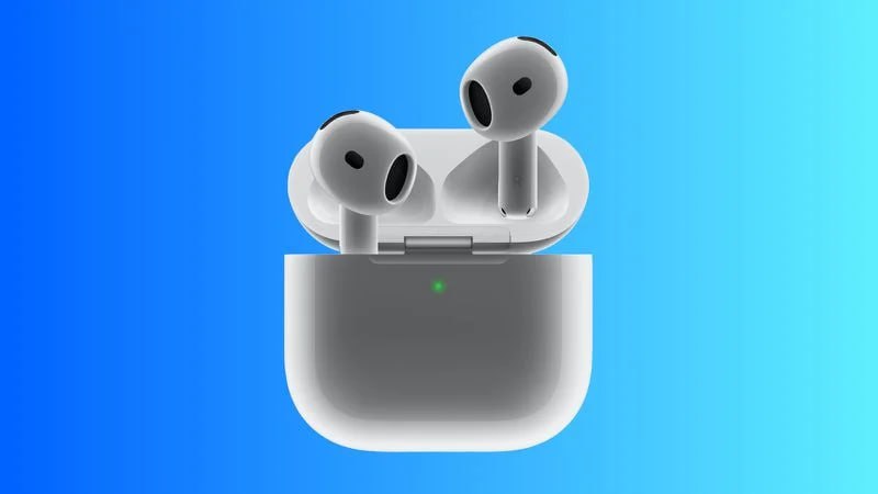 Какие новые возможности появятся у AirPods в iOS 26 Вместе с релизом iOS 26 Apple подтянет и функциональность AirPods. Часть фишек явно упростит жизнь, особенно если вы часто пользуетесь наушниками не только для музыки. Что появится: — управление камерой iPhone прямо с наушников — запись звука в студийном качестве с шумоподавлением — более чёткие звонки в FaceTime, Zoom и других приложениях — остановка воспроизведения, если вы заснули — блокировка автоматического переключения звука на другие устройства — напоминания о зарядке и улучшенная индикация на кейсе — поддержка бета-прошивок AirPods через настройки iPhone Тестировать всё это можно уже сейчас в бета-версии iOS 26, а полноценный релиз ожидается осенью.