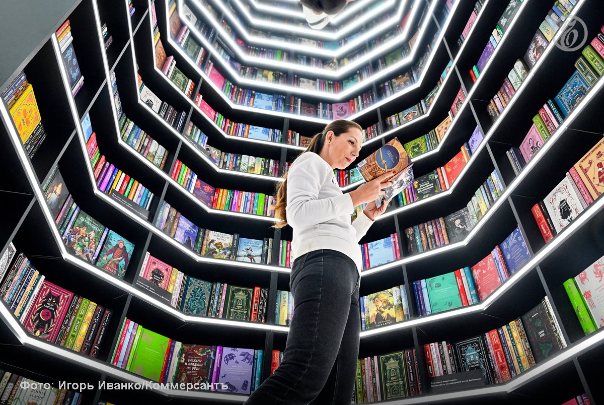 Россияне увлеклись современной российской прозой Сервисы электронных книг и издательства отмечают рост продаж в этой категории до 50 В числе популярных авторов Виктор Пелевин Маргарита Симоньян Захар Прилепин Евгений Водолазкин Алексей Иванов Топ менеджеры издательств связывают показатели с популяризацией национальной культуры личным брендом автора а также трендами в соцсетях Ъузнал