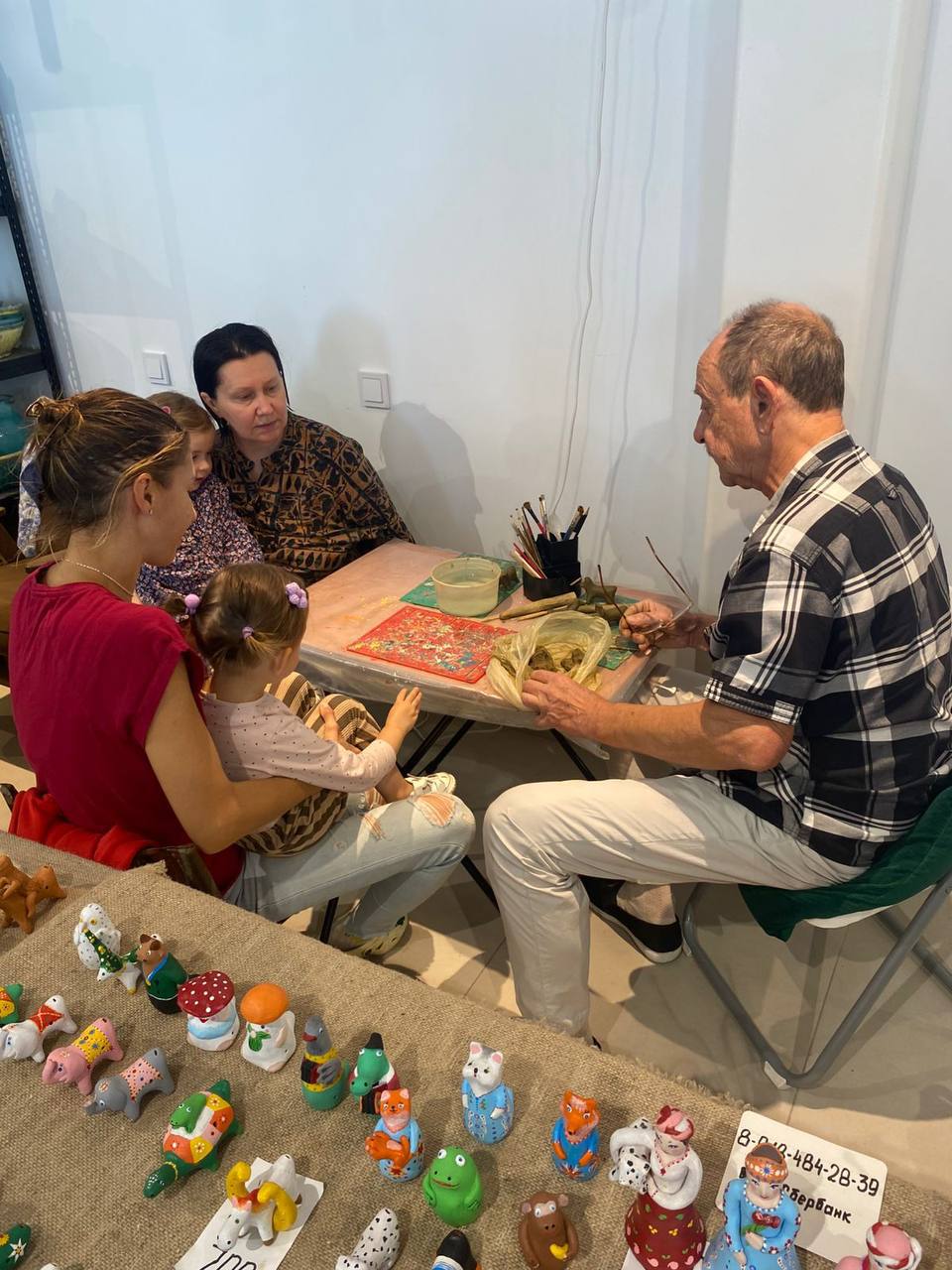 Проведите выходные в Геленджике позитивно и с пользой Сходите всей семьей в Дом ремесленника 3 4 января с 11 00 до 13 00 будут проходить бесплатные мастер классы для детей 8 января на мастер классы приглашают детей участников СВО   Пресс служба ВКонтакте МАХ