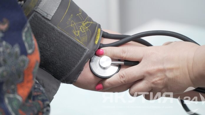 ‍ Здоровье под контролем: что следует знать пациентам о диспансеризации  Диспансеризация стала одним из ключевых приоритетов системы здравоохранения России в последние годы. Это профилактическое обследование включает в себя комплексную диагностику состояния здоровья, что позволяет сохранить здоровье и улучшить качество жизни граждан.  «Предусмотренная программой госгарантий превентивная медицина, направленная на профилактику заболеваний и раннее выявление рисков, помогает людям сохранять здоровье и повышать качество жизни», — отметил председатель Федерального фонда ОМС Илья Баланин.  Подробнее читайте по ссылке    Фото: Семен Аммосов / «Якутия 24»