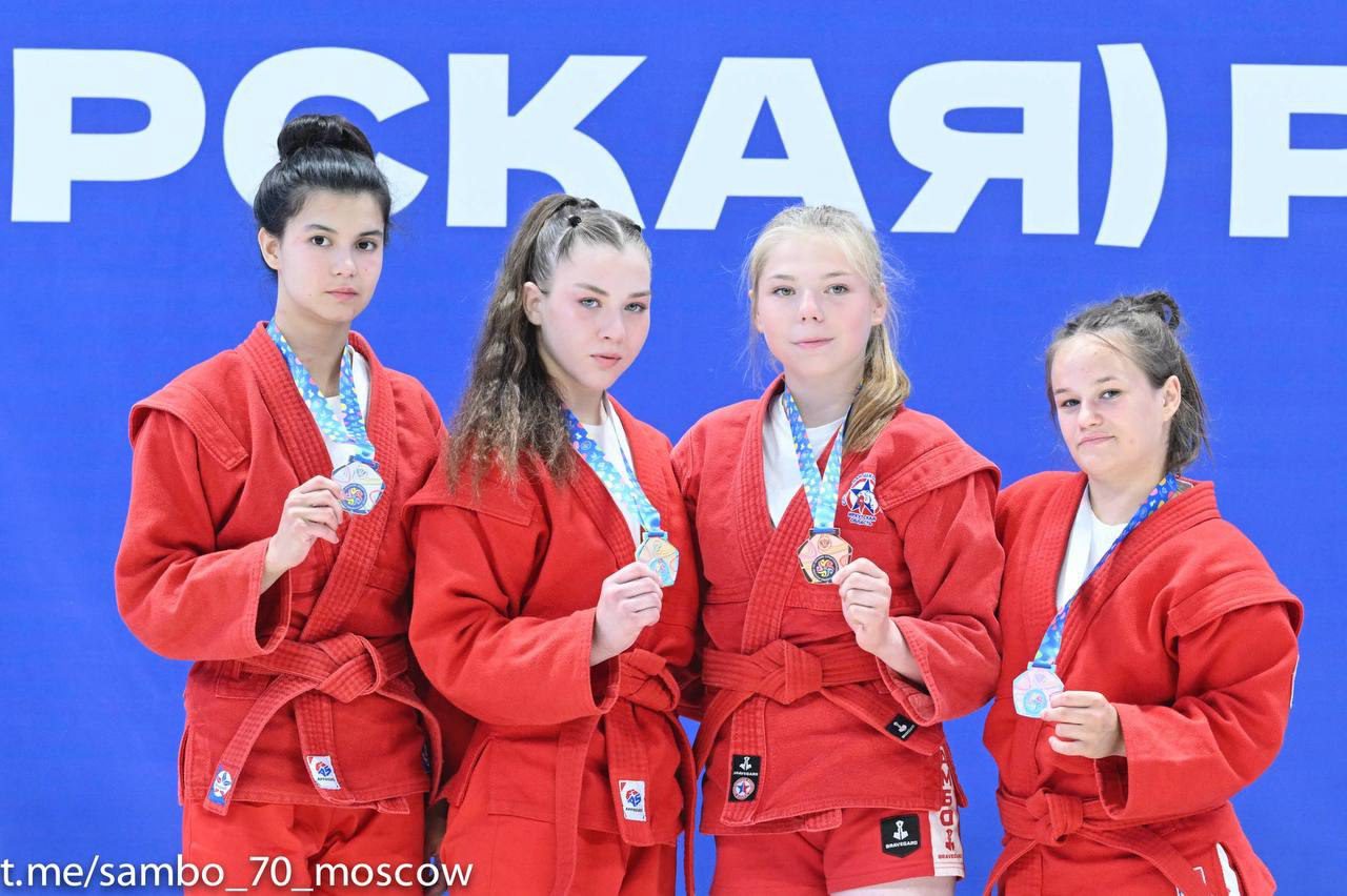 25–26 июня в Уфе прошли финальные соревнования VI Летней Спартакиады молодежи России по самбо В Спартакиаде приняли участие более 145 юных спортсменов из 36 регионов России, среди них и свердловские самбисты, по итогам соревнований занявшие второе место в общекомандном зачете с девятью наградами четыре золота, три серебра и две бронзы . Подробности вы найдете на сайте «Областной газеты». Федерация самбо Свердловской области Подписаться на «ОГ» Прислать новость Поддержать канал