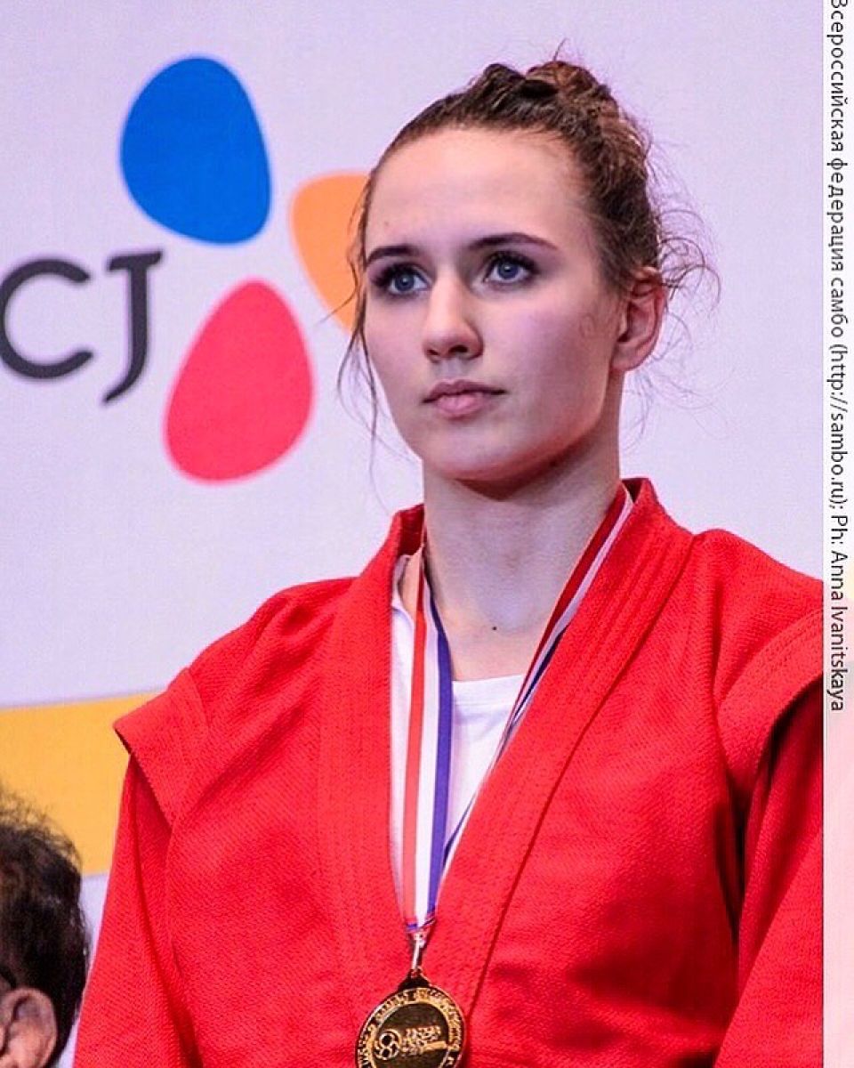 Владимирская самбистка Хомячкова стала победительницей Кубка мира по самбо    Владимирская самбистка Анастасия Хомячкова завоевала золотую медаль Кубка Мира по самбо. Наша сборная выступала на этом мировом турнире в нейтральном статусе.  ↗  Прислать новость   Подписаться
