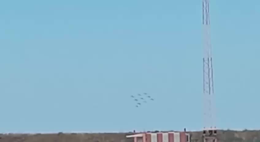 Столкновение реактивных самолётов Frecce Tricolori во время подготовки к полётам