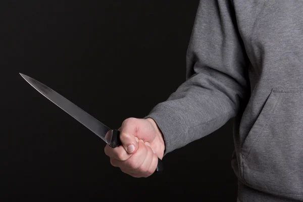 Житель Перми 14 раз ударил ножом родного брата Происшествие случилось еще в феврале 2024 года. Двое братьев распивали спиртные напитки. После этого между ними началась ссора. Один из братьев взял нож и нанес брату 14 ударов ножом. Однако довести задуманное до конца не смог, так как пострадавший закрылся в своей комнате и вызвал скорую. Мужчине оказали своевременную помощь. Нападавшего судили по статье «покушение на убийство». Суд назначил ему восемь лет колонии особого режима с ограничением свободы на срок один год. Источник ЧП Пермь Прислать новость