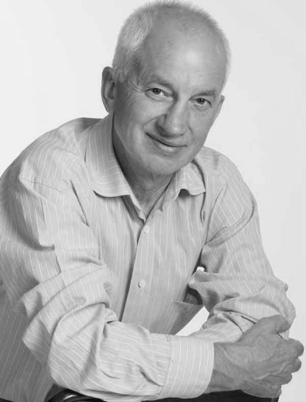 Умер ставропольский спортсмен и тренер Василий Скакун Ему был 81 год сообщили в пресс службе Федерации гимнастики России Василий Скакун чемпион мира по спортивной акробатике 1974 года Выдающийся спортсмен тренер и учёный подготовил 19 абсолютных чемпионов мира Мужчина автор 230 научных работ Он получил 15 патентов на изобретения в том числе акробатической дорожки Редакция 1777 выражает соболезнования родным и близким Василия Александровича Фото skunb ru  Подписаться на 1777 в Телеграм MAX