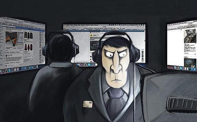 Спецслужбы в России могут начать следить за айтишниками. Эксперты считают что с большой долей вероятности спецслужбы начнут контролировать контакты россиян, занятых в сельском хозяйстве, медицине, науке, сфере полезных ископаемых, IT, работе с искусственным интеллектом, с иностранцами. По словам эксперта, под внимание спецслужб может попасть «все, что связано с IT и развитием ИИ, сельхозразработками, медицинскими исследованиями и всеми возможными ноу-хау».