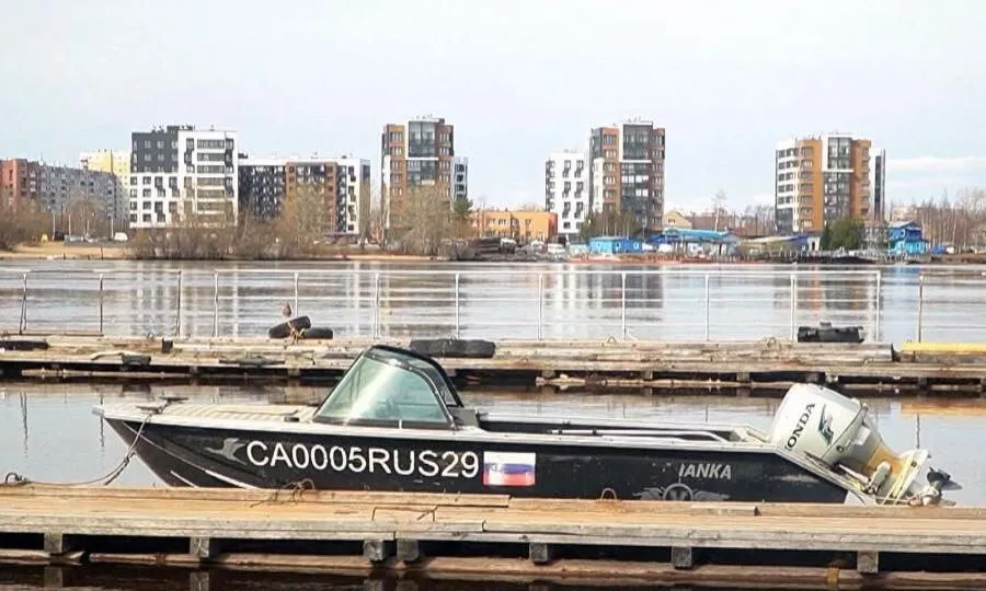 С сегодняшнего дня в крупных городах и некоторых округа Поморья открыта навигация для маломерных судов Выйти на воду теперь можно в Архангельске Новодвинске Северодвинске Пинежском Холмогорском и Приморском округах