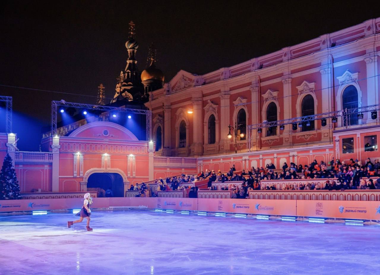 С 11 ноября по 31 января движение транспорта на Конюшенной площади и набережной канала Грибоедова запретят Помимо этого с 11 по 15 ноября остановка будет запрещена на этих участках и в Михайловском проезде от д 2 лит А до Конюшенной площади Эти изменения связаны с катком на Конюшенной площади Подписаться