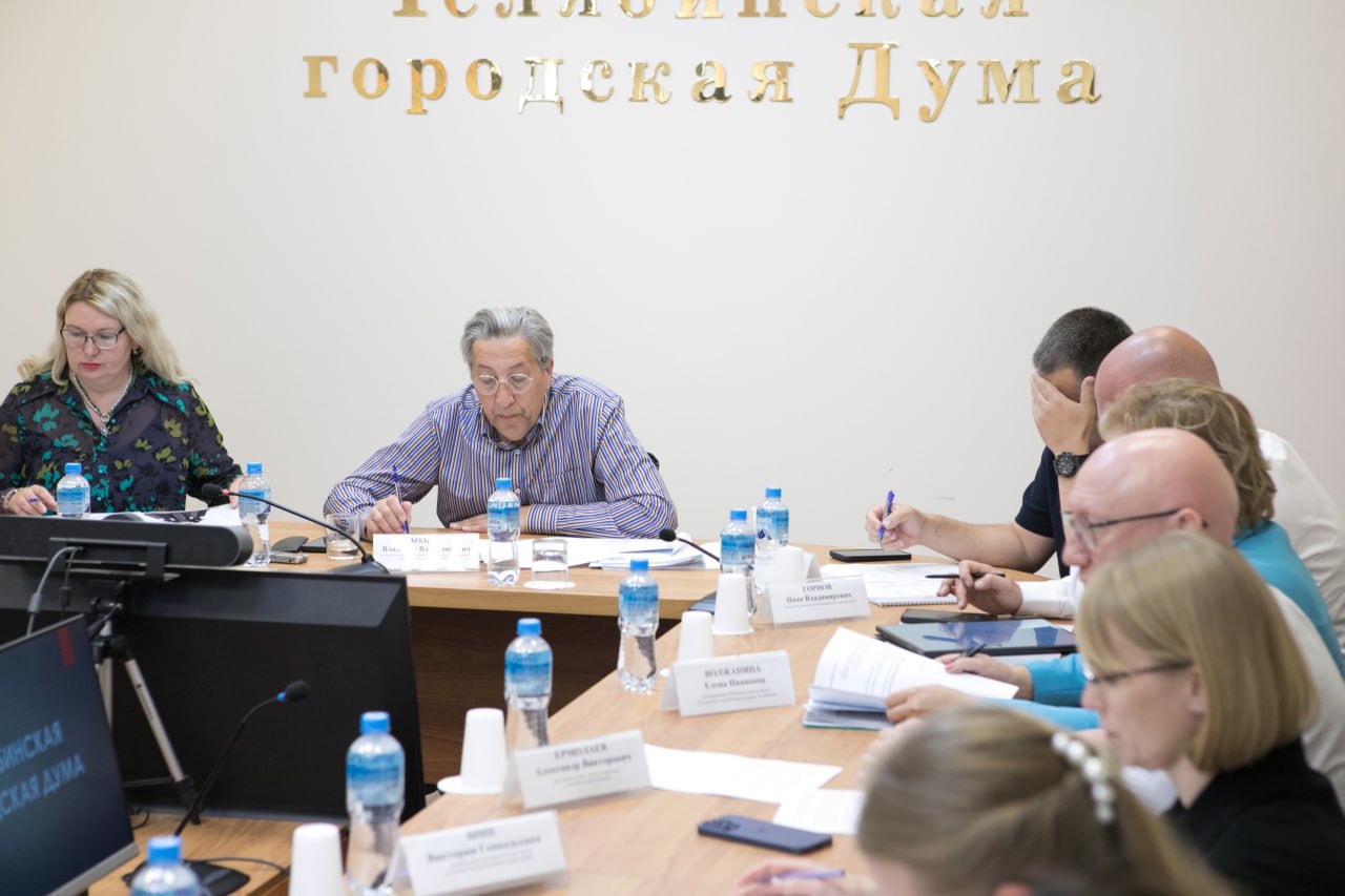 Территория челябинского кафедрального собора Рождества Христова украсится «Собором Архистратига Михаила» В Челябинске на прилегающей территории кафедрального собора Рождества Христова возведут уникальную скульптурную композицию «Собор Архистратига Михаила». Этот один из крупнейших православных памятников в стране станет подарком Челябинску от Русской медной компании РМК . ПОДРОБНЕЕ URALPRESS.RU