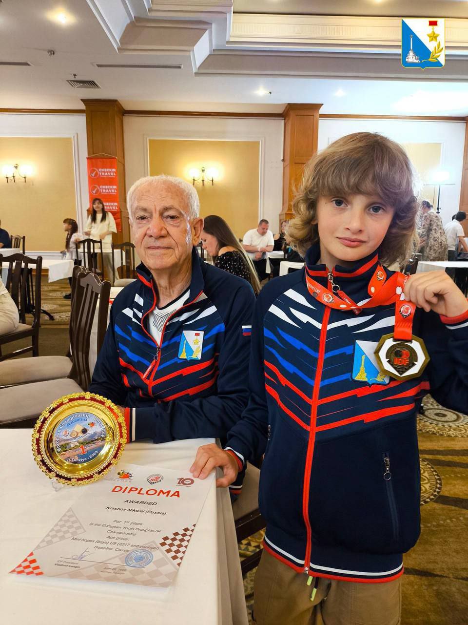 Воспитанник Малой академии наук и Федерации шашек Севастополя Николай Краснов — победитель Первенства Европы по шашкам! Николай выступал в составе национальной сборной в возрастной категории мальчики до 9 лет. В соревнованиях приняли участие более 130 спортсменов из девяти стран. Крымский мост Новости Крыма