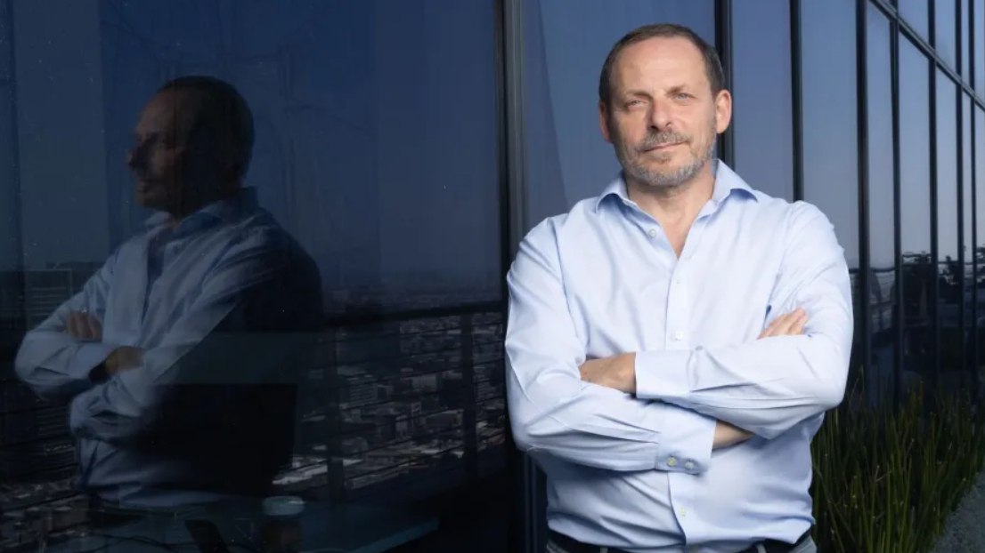Nebius Аркадия Воложа отчиталась за второй квартал 2025 года: выручка выросла на 625% год к году и составила $105,1 млн, скорректированный чистый убыток — $91,5 млн.  На фоне публикации отчётности акции Nebius Group на Nasdaq растут на 22%  vc.ru/ai/2144794