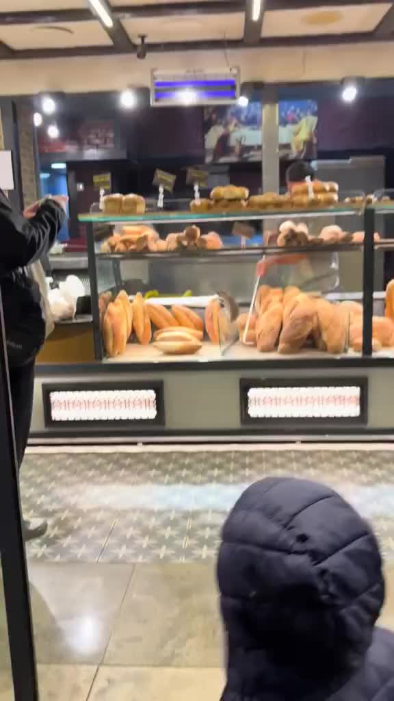 В соцсетях обсуждают видео с крысами в пекарнях Парижа и Бухареста