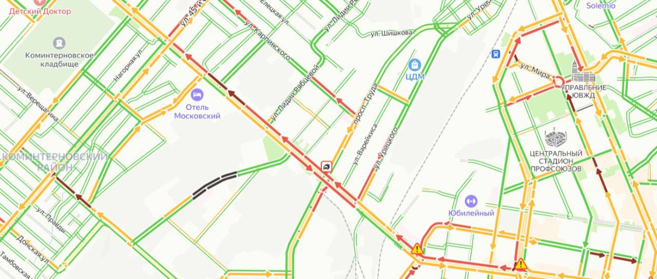 Город сковали пробки.  Наиболее сложное движение наблюдается на Московском проспекте, проспекте Труда, улицах Кольцовской, Плехановской, Антонова-Овсеенко, Героев Сибиряков.  Создавшиеся на дороге аварии усугубляют ситуацию.    Подписаться  Типичный Воронеж