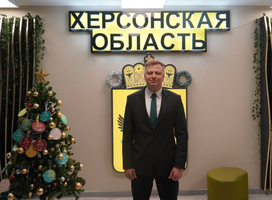 Пост председателя правительства ЕАО покинул Игорь Чагаев Сообщают, что причиной стали семейные обстоятельства. До назначения нового председателя исполнять обязанности будет Андрей Садаев – начальник департамента финансов правительства. «Команда правительства ЕАО в целом сформирована, и требования ко всем остаются прежними — решать проблемы людей и помогать им», – заявила врио губернатора Мария Костюк. — что же случилось? livebir VK livebir OK