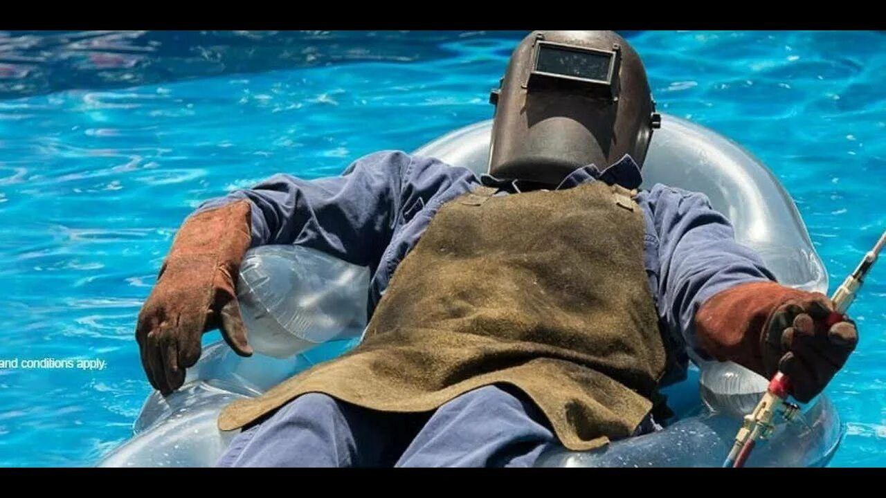 Премьер министр РФ Михаил Мишустин распорядился закрепить в календаре новый профессиональный праздник День сварщика он будет отмечаться в конце весны в последнее воскресенье мая