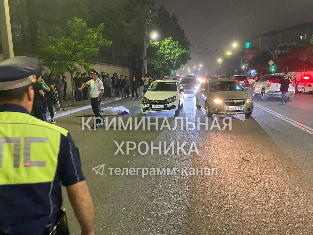 В результате наезда автомобиля в Махачкале погиб мужчина-пешеход 10 мая, примерно в 21:40, в Махачкале, на улице Гагарина, 17-летний местный житель, не имеющий водительских прав в силу возраста , находясь за рулем автомобиля «LADA 219010», совершил наезд на 53-летнего мужчину, переходившего проезжую часть дороги вне зоны пешеходного перехода. В результате ДТП мужчина от полученных травм скончался на месте происшествия. МВД Дагестана