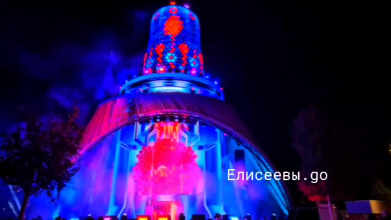 Мультимедийное шоу 'Матрешка Москвы' в Зарядье: виртуальное путешествие по культуре и природе России