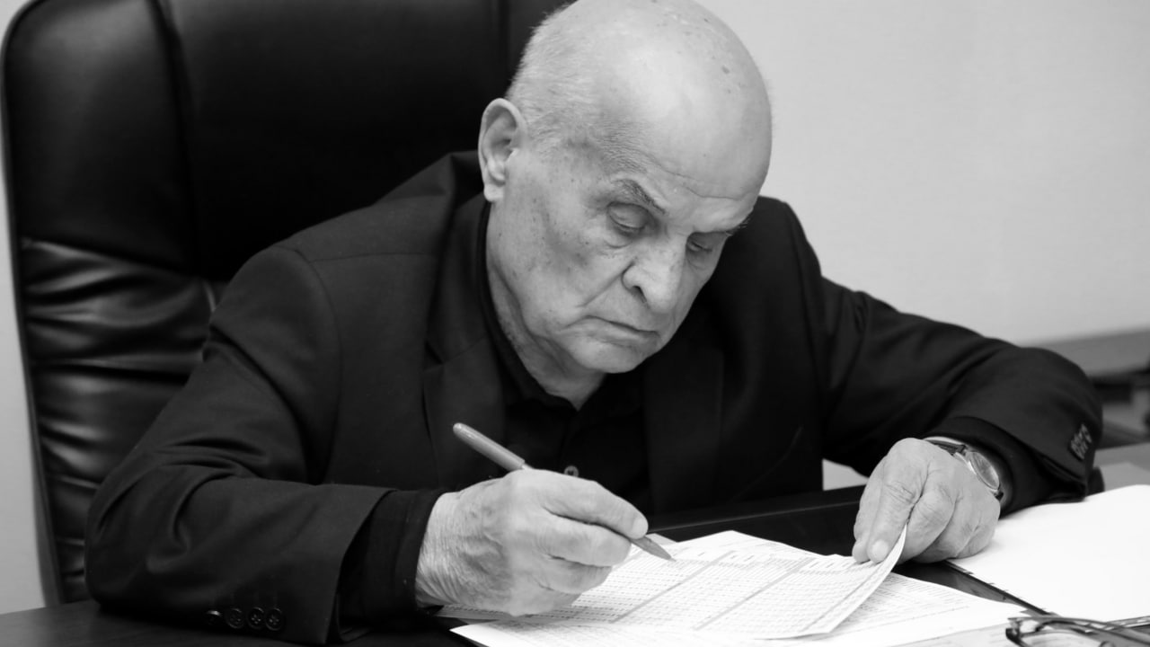 Скончался бывший вице премьер министр и советник президента Исмаил Джурабеков В своё время И Джурабеков возглавлял Министерство мелиорации и водного хозяйства Узбекистана работал первым заместителем премьер министра и советником президента   uznews uz ru news 103811 uznews