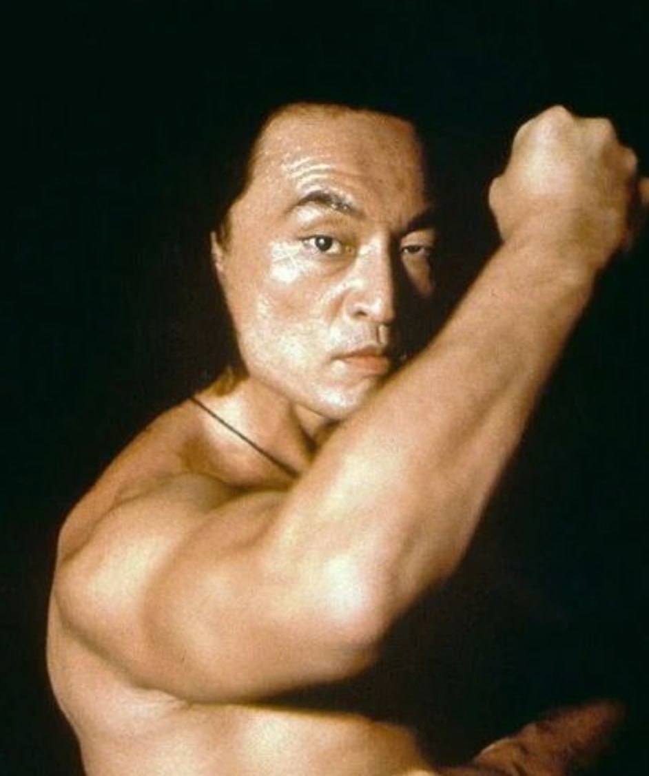 Умер американский актер японского происхождения Кэри Хироюки Тагава сыгравший Шан Цзуна во франшизе Mortal Kombat сообщил портал Deadline со ссылкой на семью актера Ему было 75 лет По данным портала господин Тагава умер в городе Санта Барбара в Калифорнии из за осложнений после перенесенного инсульта Кинопоиск Подписывайтесь на Ъ Оставляйте бусты