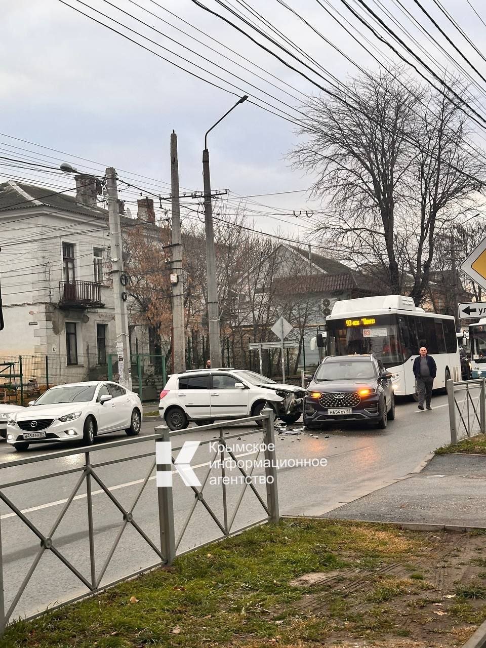 В Симферополе на перекрестке улиц Козлова и Краснознаменной произошло ДТП. Без пострадавших   Телеграммы иZ Крыма   Подписаться