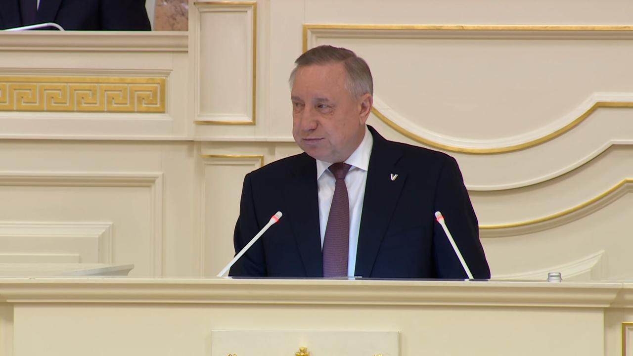 В бюджете Санкт Петербурга впервые создан отдельный раздел Зеленый бюджет объединяющий все расходы на экологию Объем финансирования на три года составляет 370 6 млрд рублей из них на следующий год запланировано 109 3 млрд рублей Для финансирования экологических проектов рассматривается возможность выпуска зеленых облигаций Санкт Петербурга Этот современный финансовый инструмент позволит привлечь целевые инвестиции в проекты по улучшению экологической обстановки в городе Наши новости в Телеграм VК ОK MAX