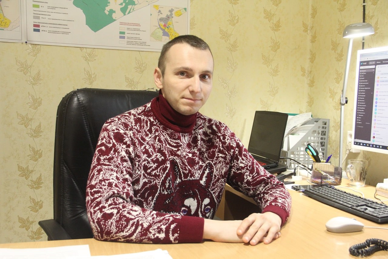 Новым главой Арбажского муниципального округа стал Денис Порфирьев Кандидатура Дениса Порфирьева была единогласно поддержана депутатами Думы Арбажского муниципального округа Денис Порфирьев родился в 1989 году в городе Кирове Имеет высшее образование С 2014 года работал в Управлении Министерства юстиции Российской Федерации по Кировской области сейчас Министерство юстиции Кировской области С 2017 года занимал должность главы Родичевского сельского поселения Котельничского района Женат имеет дочь Подписывайтесь на канал Кировской области в MAX