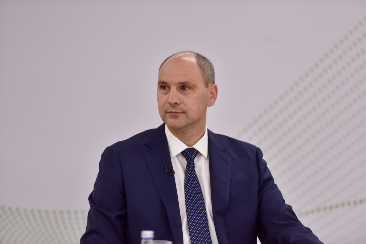 Денис Паслер поздравил жителей региона с Днем работника атомной промышленности Губернатор Свердловской области подчеркнул что сегодня в центре внимания Правительства Свердловской области кадровый потенциал атомной промышленности Читайте обращение главы Свердловской области на сайте Областной газеты Полина Зиновьева Областная газета Подписаться на ОГ Прислать новость Поддержать канал