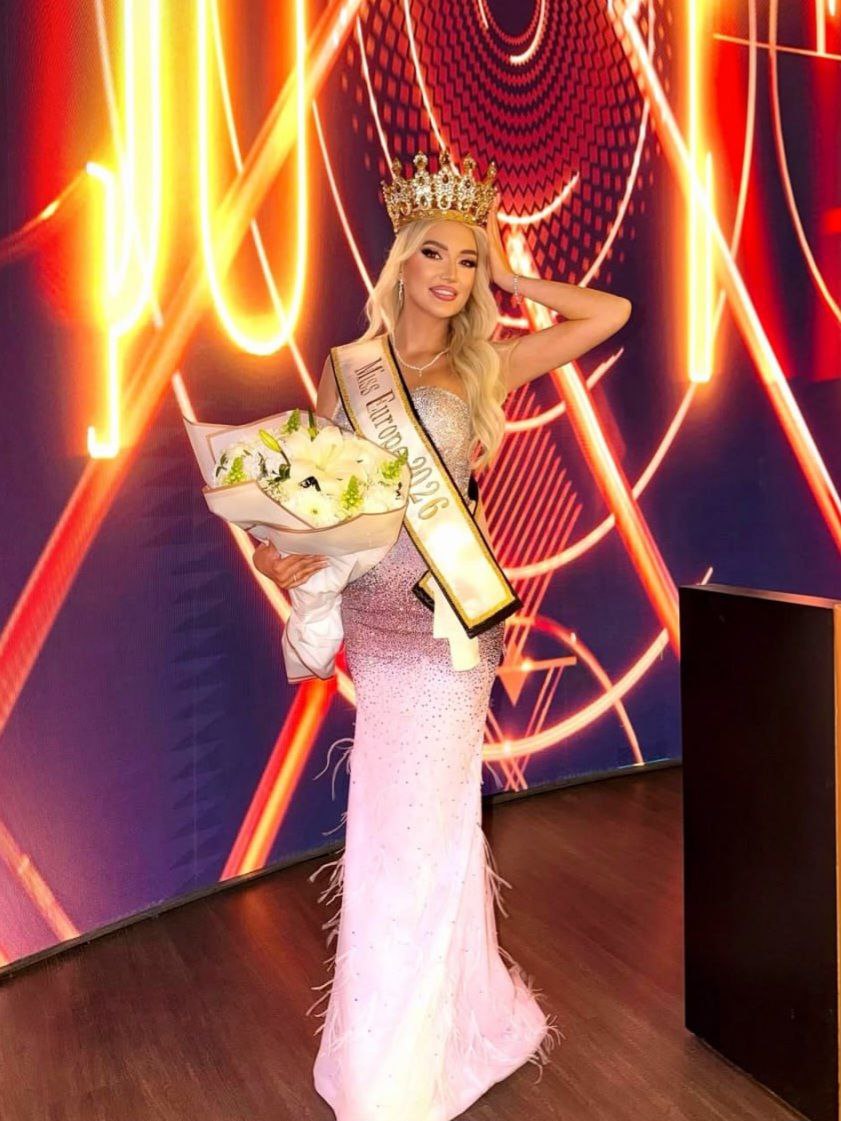 Омичка завоевала титул Мисс Европа В Ливане прошел финал международного конкурса красоты Мисс Европа 2026 Победу одержала омичка Ксения Гнедина За престижный титул она боролась с 40 участницами из разных европейских стран Не сомневались в победе потому что омички ван лав Фото kanal12omsk