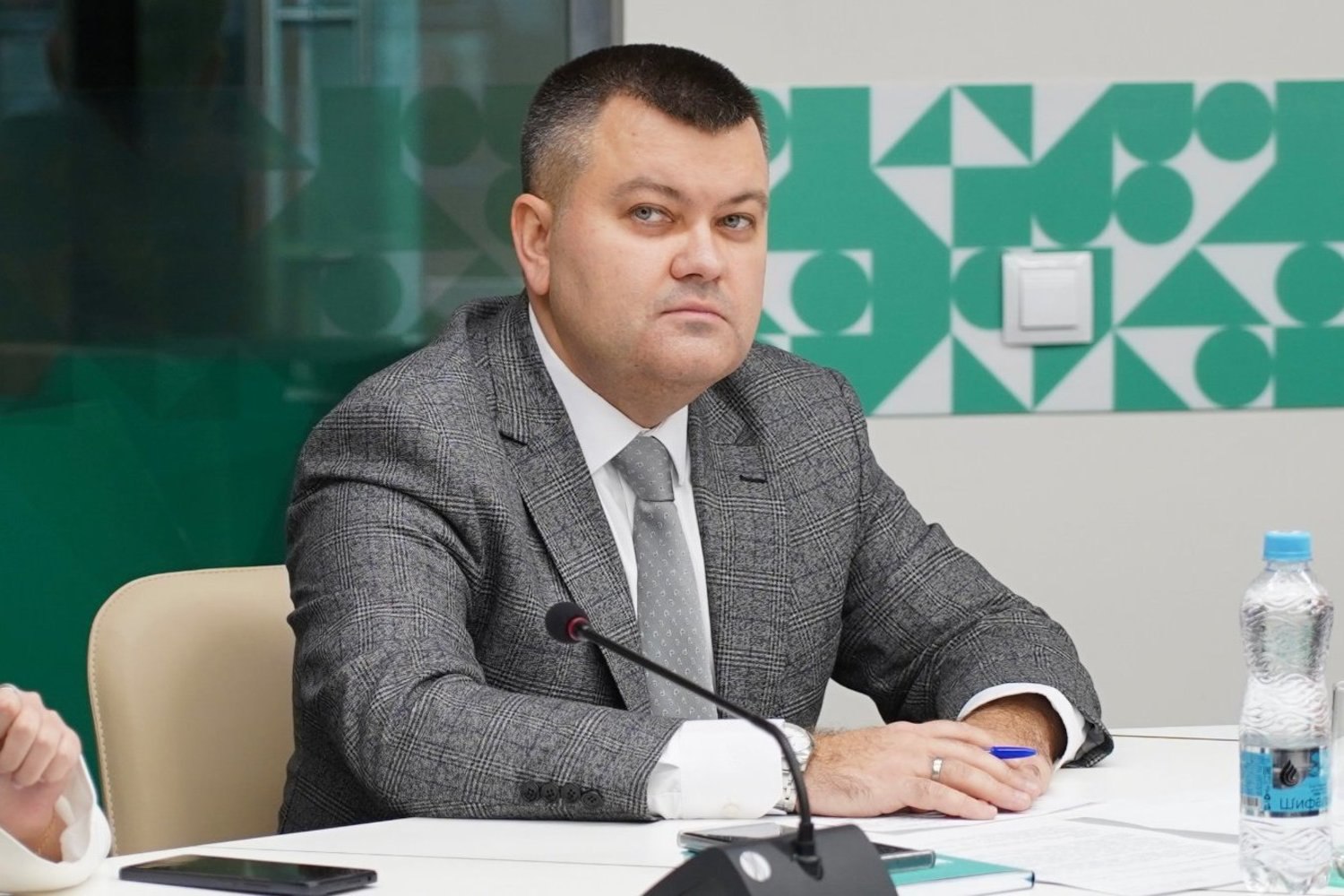 Руслана Семенова назначили замминистра по делам молодежи Татарстана Его представил Азат Кадыров на аппаратном совещании министерства rv shorts