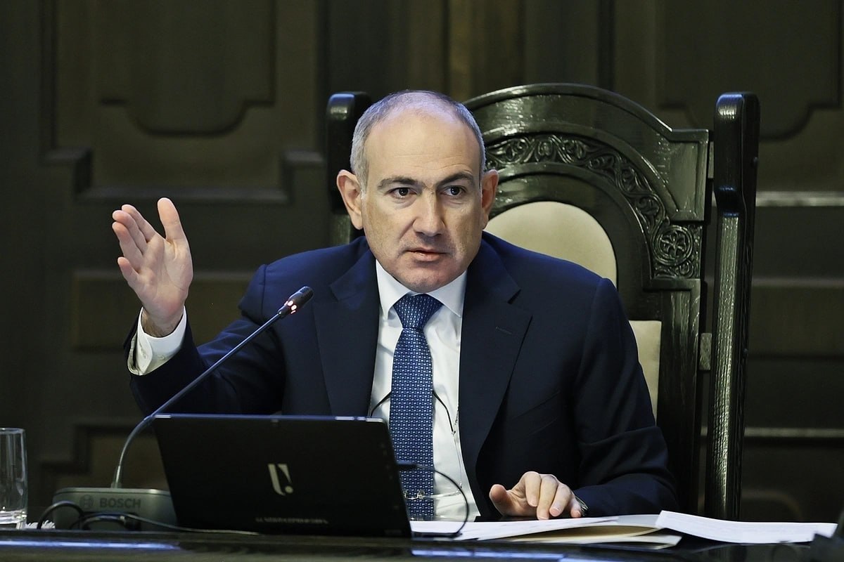 Азербайджан и Армения объединят энергосистемы Об этом заявил премьер министр Армении Никол Пашинян в парламенте отвечая на вопрос депутата оппозиционной фракции Айастан Артура Хачатряна о запуске TRIPP Да однозначно и безоговорочно энергетические системы Армении и Азербайджана будут соединены между собой и будут взаимно пользоваться возможностями экспорта и импорта на одинаковых условиях сказал Пашинян Как отметил армянский премьер Баку и Ереван продолжают дипломатическую работу для дальнейшего укрепления мира и его институционализации Новости Азербайджана Написать нам ruoxuaz НиколПашинян МаршрутТрампаTRIPP