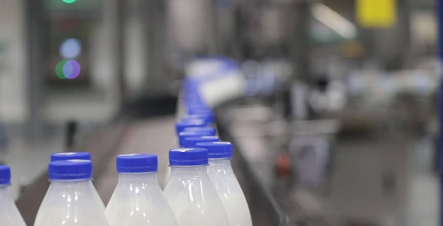 Минский облисполком наделен правом формировать сырьевые зоны из организаций АПК Президент Беларуси подписал соотвествующий Указ Сырьевые зоны будут закреплены за мясо и молокоперерабатывающими предприятиями ℹ Документ направлен на установление единого механизма формирования сырьевых зон что будет способствовать увеличению загрузки мощностей предприятий Подписаться на канал