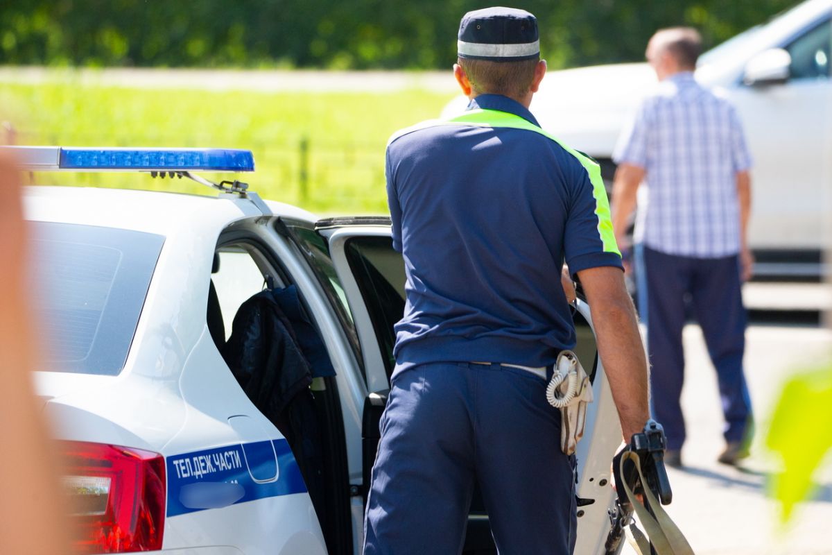 Автомобилистов ожидают массовые проверки на воронежских дорогах в начале июня В рамках акции «Безопасная дорога» инспекторы будут выявлять автомобилистов в состоянии алкогольного опьянения, а также пресекать нарушения правил дорожного движения, связанные с обгонами и выездом на встречную полосу. ↗ Прислать новость Подписаться