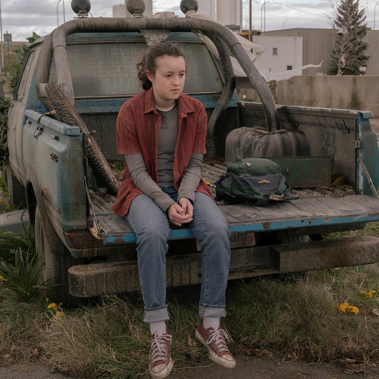 Шоураннеры сериала The Last of Us выражают сомнения в возможности вместить всю историю второй части игры всего в три сезона. Завершение второго сезона подтверждает эту сложность. Крэйг Мэйзин отметил, что одного сезона недостаточно для охвата всех оставшихся событий; потребуется не только третий сезон с увеличенным количеством серий, но и полноценный четвёртый.