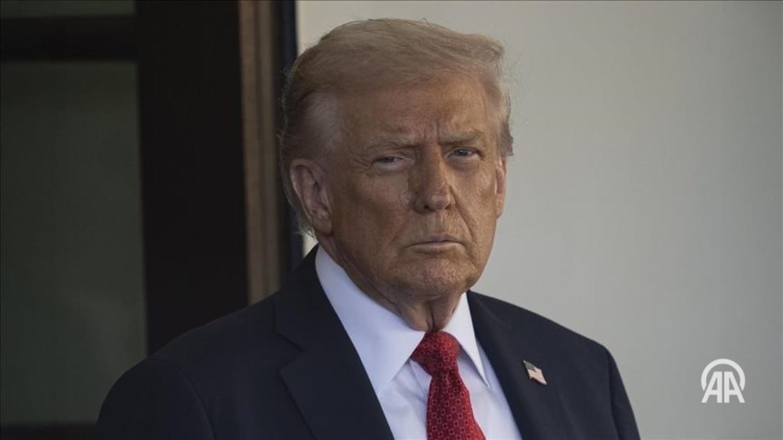 ЮАР выразила сожаление по поводу решения не приглашать ее на саммит G20 в США Власти Южно Африканской Республики ЮАР с сожалением восприняли решение президента США Дональда Трампа не приглашать страну на саммит лидеров G20 который пройдет в 2026 году в Майами По словам Трампа ЮАР не была приглашена из за неспособности предотвратить насилие в отношении белого населения а также из за того что передача президентских полномочий США была саботирована В заявлении Министерства международных отношений и сотрудничества ЮАР говорится что президент Сирил Рамафоса с огорчением отметил заявление Трампа Подробнее на нашем сайте v aa com tr 3755294 24 7 в сутки с Агентством Анадолу