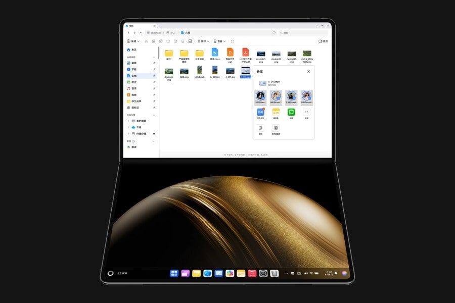 Вышел Huawei MateBook Fold — ноутбук без клавиатуры и со складным дисплеем MateBook Fold Ultimate Design складывается пополам, а внутри скрывается большой 18-дюймовый LTPO OLED-дисплей с соотношением сторон 4:3. В разложенном состоянии это фактически огромный планшет, а если сложить его наподобие обычного ноутбука, то получится 13-дюймовый гибрид. Под матрицей с пиковой яркостью до 1600 нит есть слой из углеродного волокна для ударопрочности. Толщина новинки в разложенном состоянии 7,3 мм, а вес 1,16 кг. Huawei заявляет, что здесь используется самый большой в отрасли шарнир с трехступенчатым валом и равномерным крутящим механизмом. Экран складывается в виде капли. А теперь самое главное: MateBook Fold Ultimate Design работает не на Windows, а на собственной HarmonyOS 5, чип «под капотом» тоже проприетарный. Можно ли будет установить Windows или Linux, пока неизвестно. Стартовая цена — 23999 юаней около 270 тысяч рублей по курсу за версию с 32 Гб ОЗУ и 1 ТБ SSD.