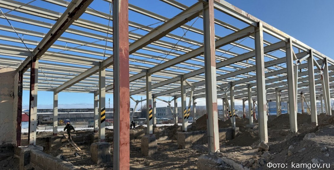 Строительство автостанции в Петропавловске Камчатском перенесли на 2027 год Врио министра строительства Камчатки Сергей Табакар сообщил что новую автостанцию планируют сдать в 2027 году Он объяснил перенос непредвиденными обстоятельствами при демонтаже старого здания Нажмите для подробностей kam24 ru news main 20251124 122963 html utm source telegram utm medium messenger