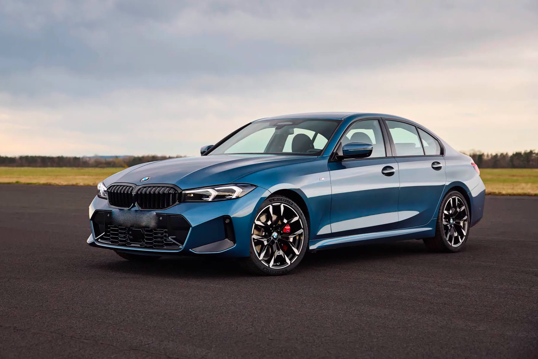 BMW обновила шестицилиндровые моторы BMW провела обновление трёхлитровых бензиновых двигателей для моделей 2 3 и 4 серий Мощность мотора выросла до 392 л с 18 л с крутящий момент достиг 540 Нм 40 Нм Вклад мягкой гибридной системы остался прежним 12 л с Ускорение до 100 км ч улучшилось на 0 1 секунды Расход топлива снизился autonews youtube