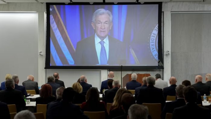 Пауэлл объявил о возможной новой волне снижения ставок Глава ФРС США сообщил о намерении продолжать смягчение денежно кредитной политики по мере замедления роста занятости и стабилизации инфляции Ключевые моменты Инфляционные прогнозы близки к уровню 2 заданному ФРС Сохраняется готовность снижать процентные ставки при необходимости НовостиФинансов ЭкономикаСША investing investing
